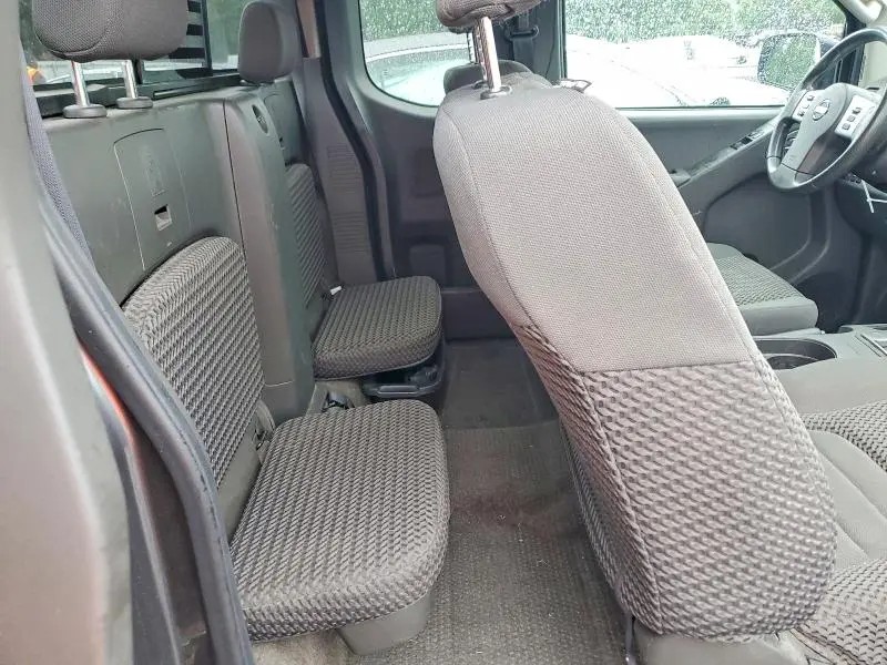 2017 NISSAN FRONTIER SV V6  