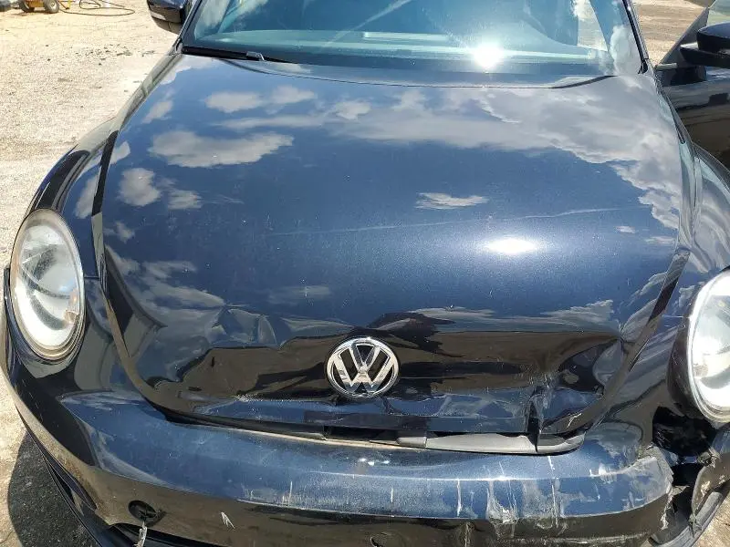 2019 VOLKSWAGEN BEETLE S  