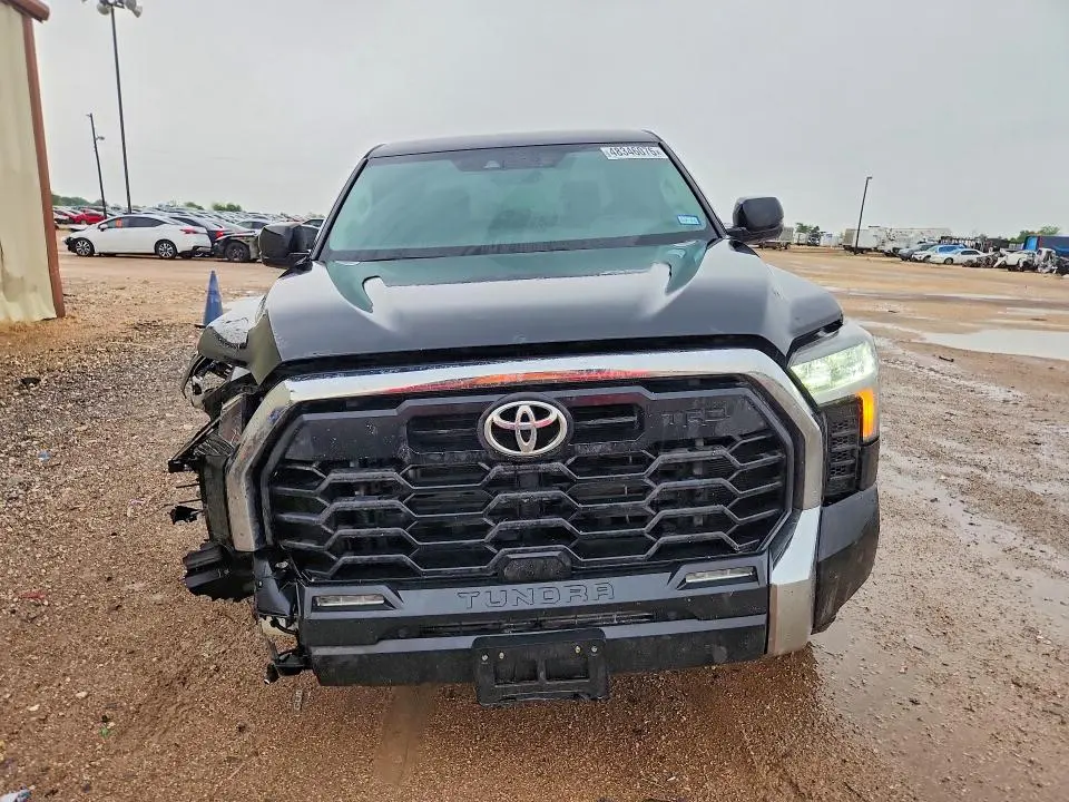 2022 TOYOTA TUNDRA SR5  