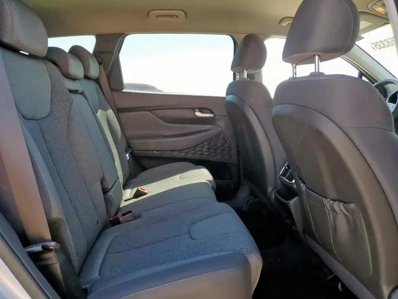 2019 HYUNDAI SANTA FE SE  