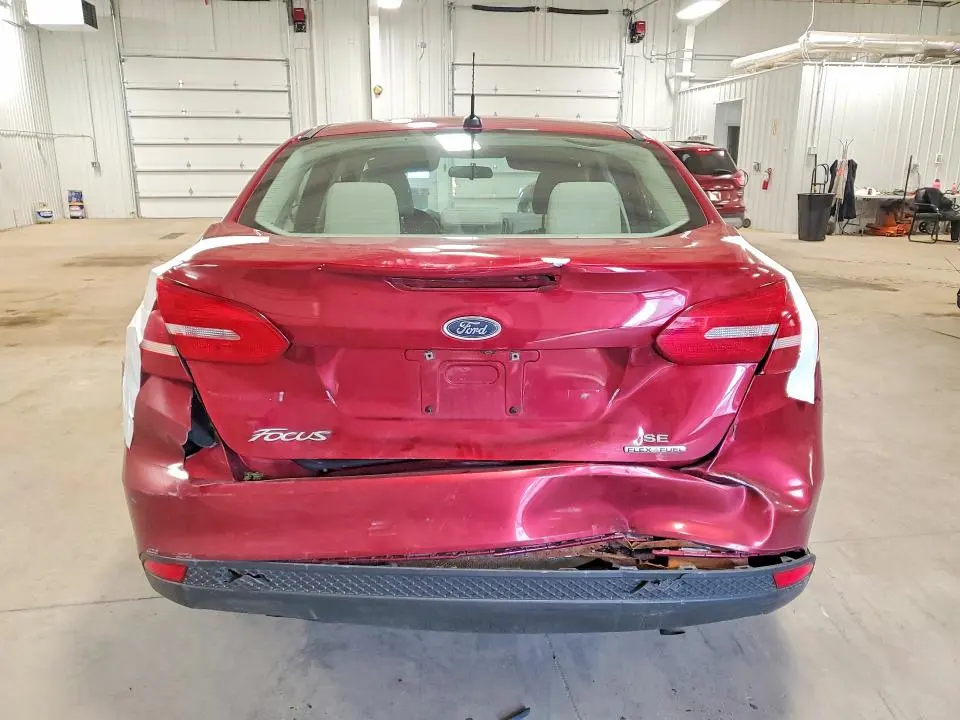 2015 FORD FOCUS SE  