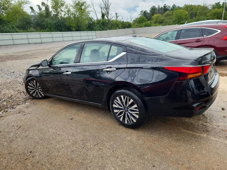2024 NISSAN ALTIMA SV  