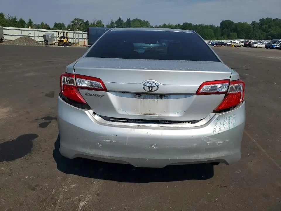 2014 TOYOTA CAMRY SE  