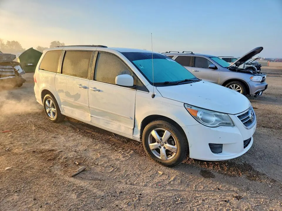2011 VOLKSWAGEN ROUTAN SE  