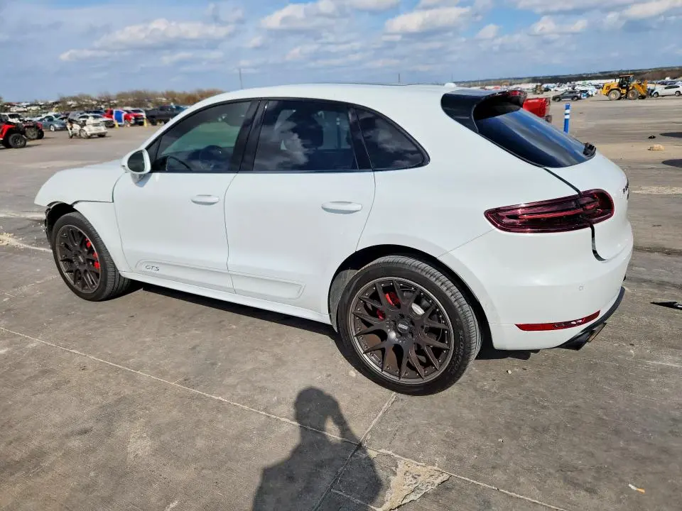 2018 PORSCHE MACAN   