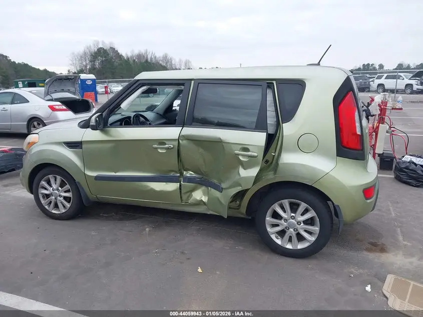 2013 KIA SOUL +