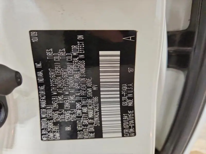 2010 TOYOTA SIENNA XLE  