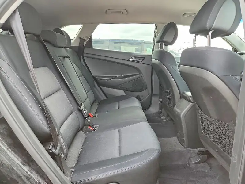 2016 HYUNDAI TUCSON SE  