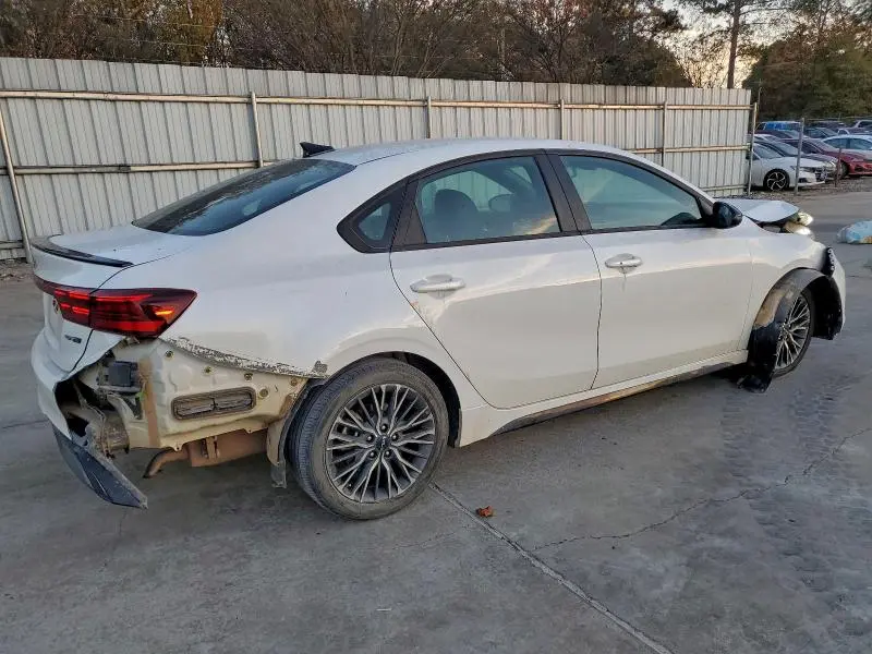 2024 KIA FORTE GT LINE  
