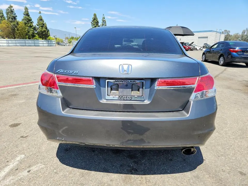 2011 HONDA ACCORD LX  