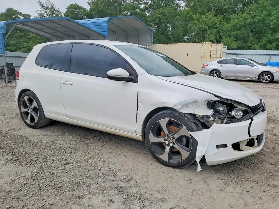 2011 VOLKSWAGEN GOLF   