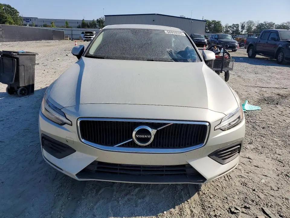 2020 VOLVO S60 T5 MOMENTUM  