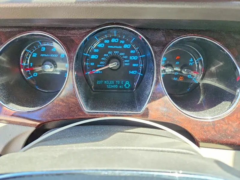 2010 FORD TAURUS SEL  