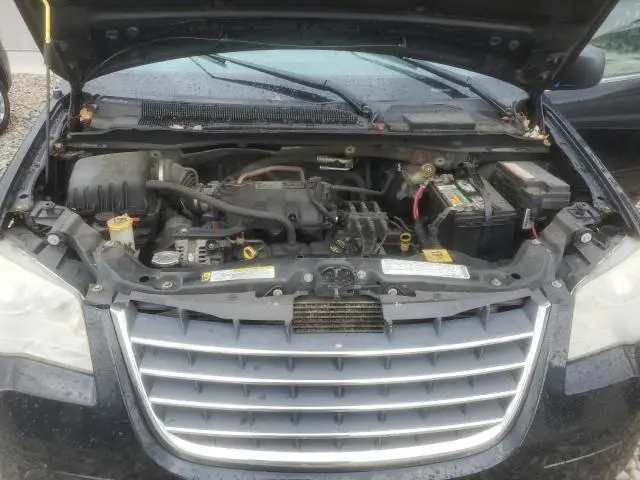 2010 CHRYSLER TOWN & COUNTRY LX  