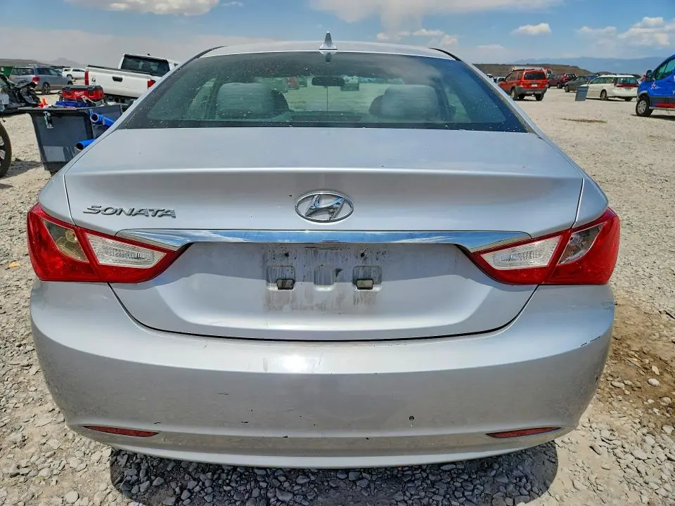 2011 HYUNDAI SONATA GLS  