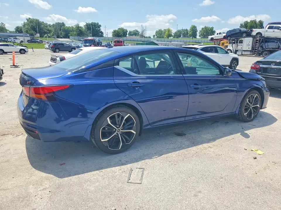 2024 NISSAN ALTIMA SR  