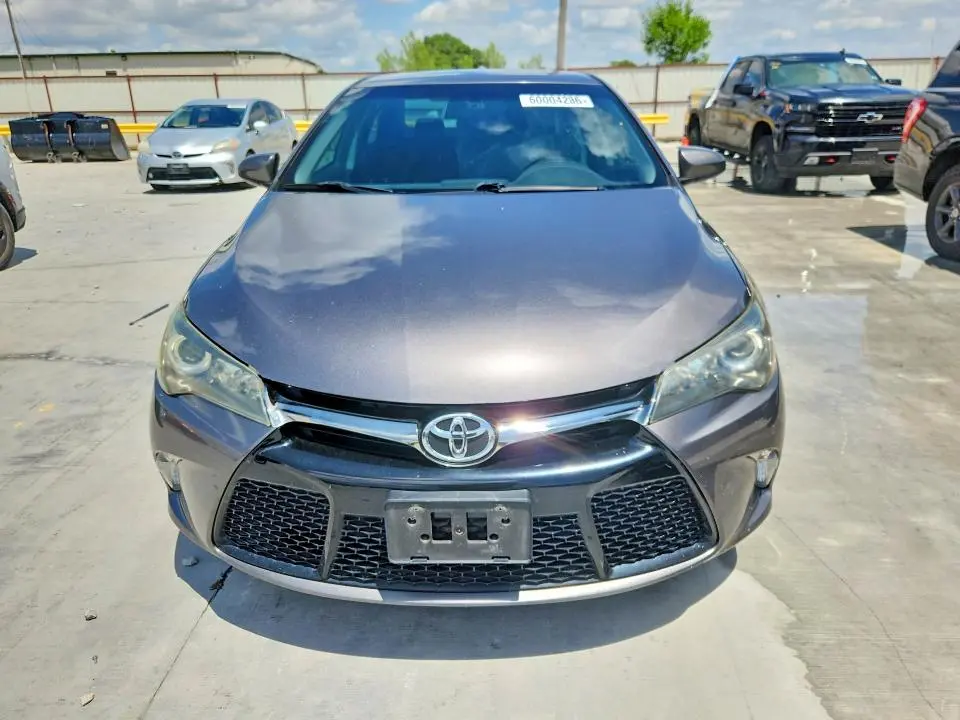 2017 TOYOTA CAMRY SE  