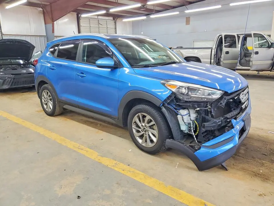 2016 HYUNDAI TUCSON SE  