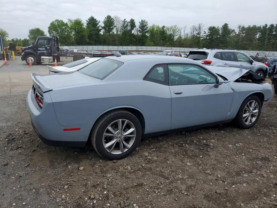 2022 DODGE CHALLENGER SXT  
