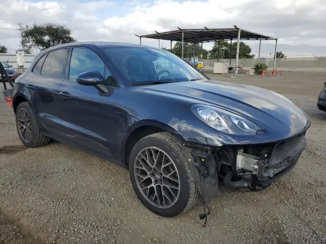2018 PORSCHE MACAN