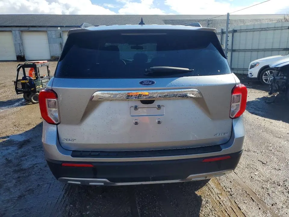 2022 FORD EXPLORER XLT  