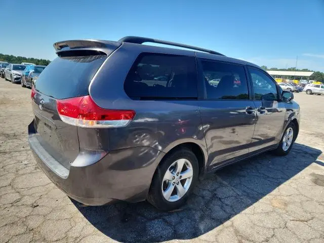 2013 TOYOTA SIENNA LE