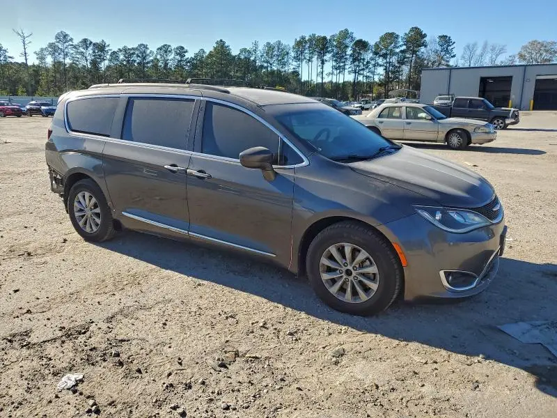 2017 CHRYSLER PACIFICA TOURING L  