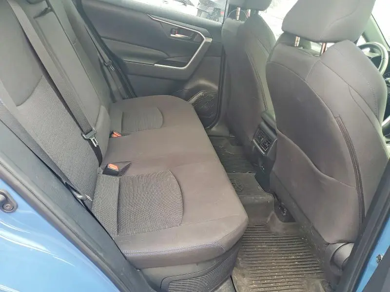 2022 TOYOTA RAV4 SE  
