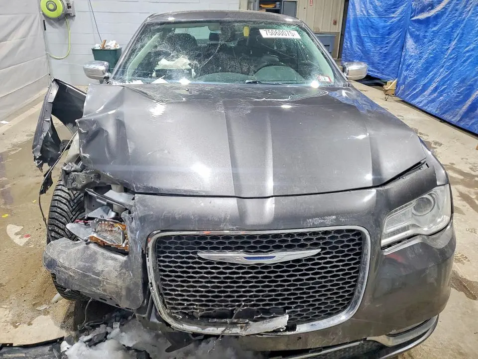 2017 CHRYSLER 300C   