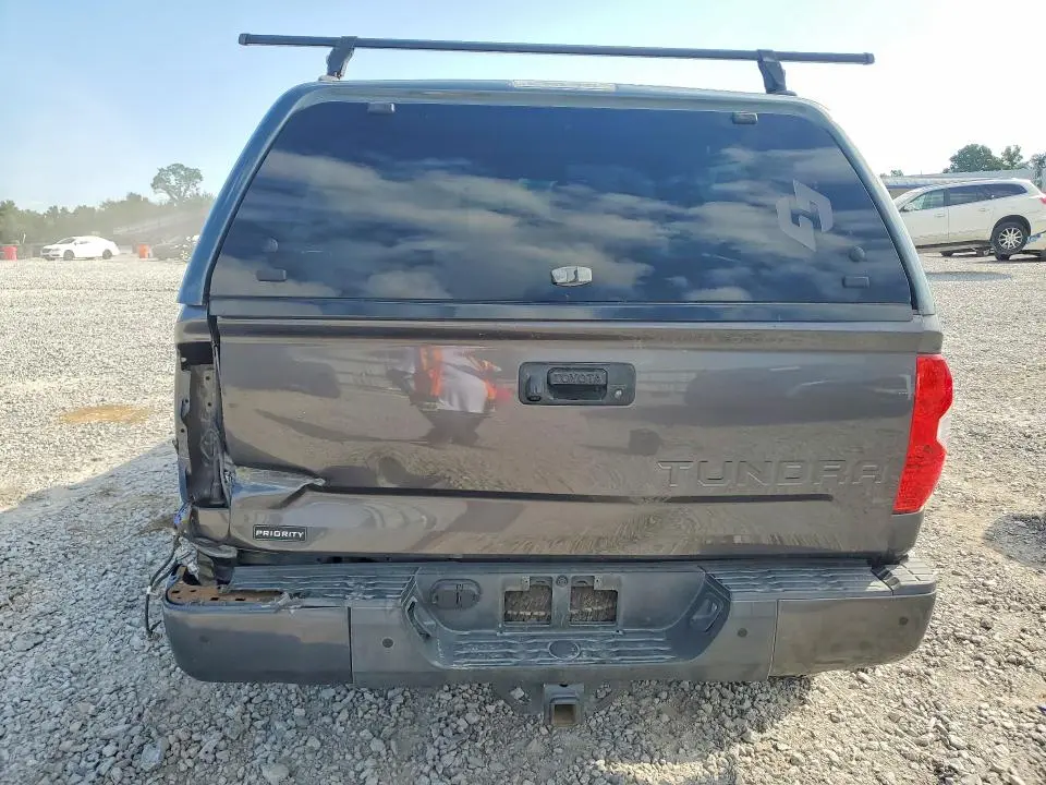 2018 TOYOTA TUNDRA CREWMAX SR5  