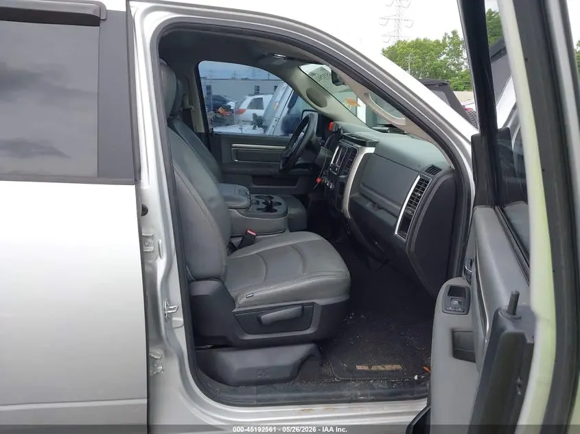 2016 RAM 1500 SLT
