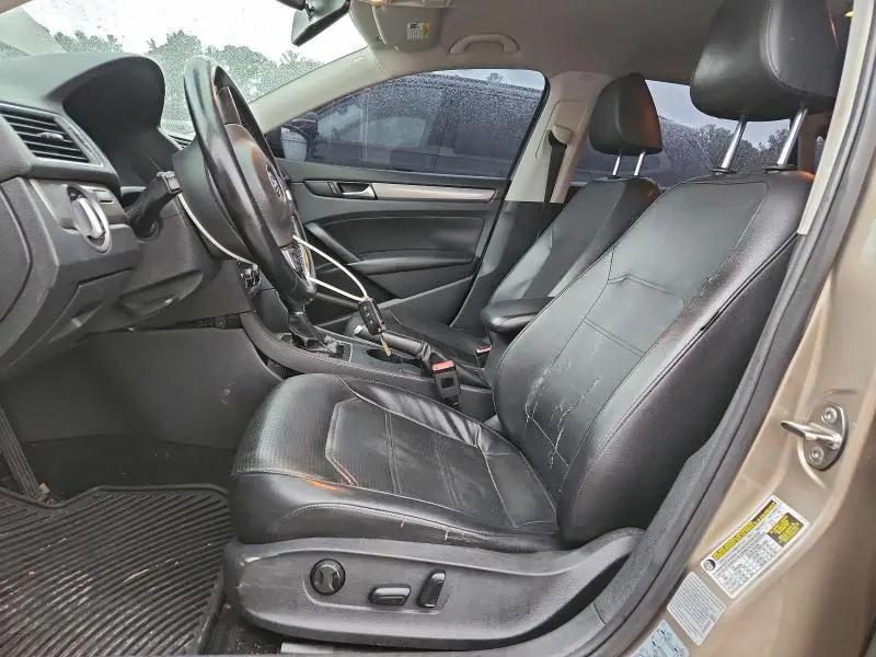 2015 VOLKSWAGEN PASSAT S  