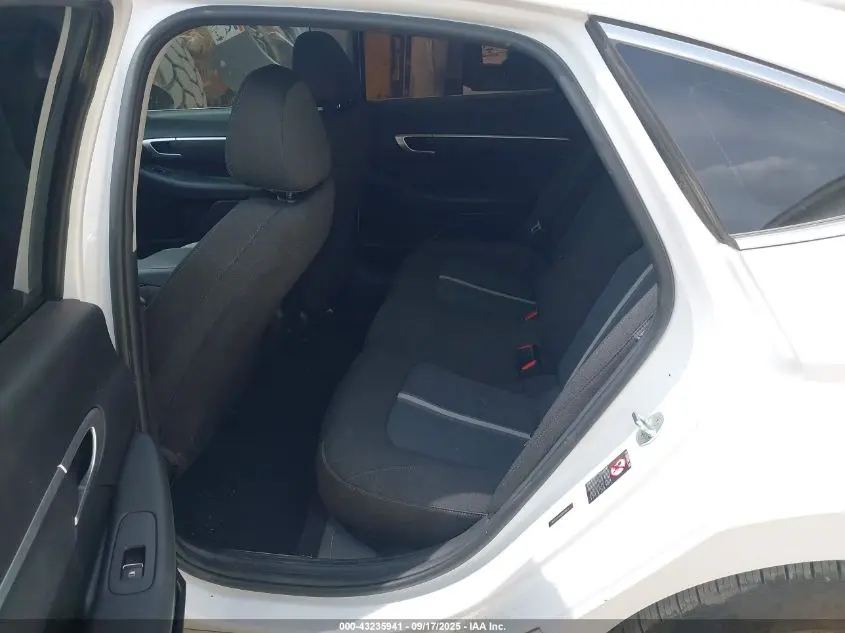 2021 HYUNDAI SONATA SE