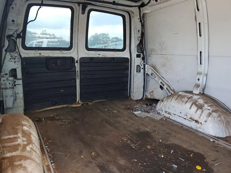 2010 GMC SAVANA G2500  