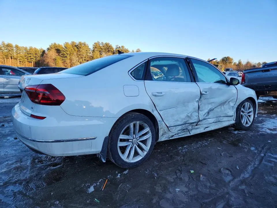 2017 VOLKSWAGEN PASSAT SE  