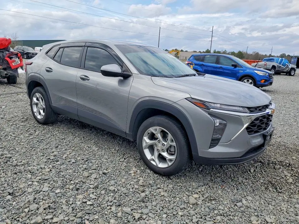 2024 CHEVROLET TRAX LS  