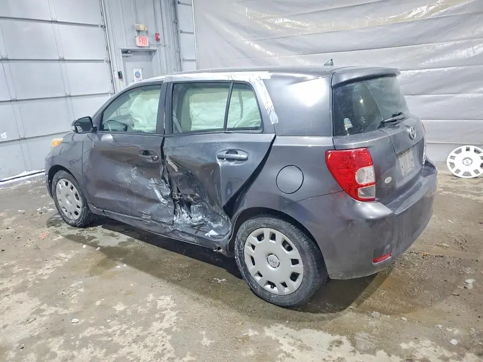 2010 TOYOTA SCION XD   