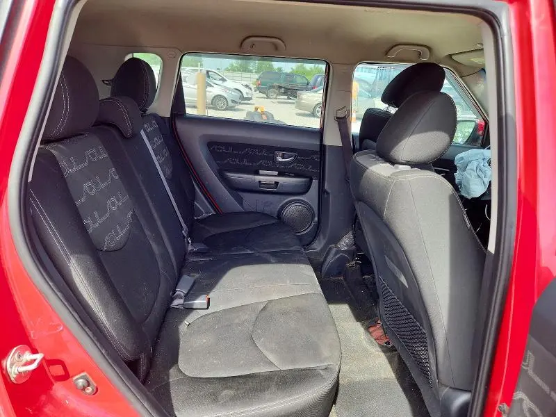 2013 KIA SOUL +  