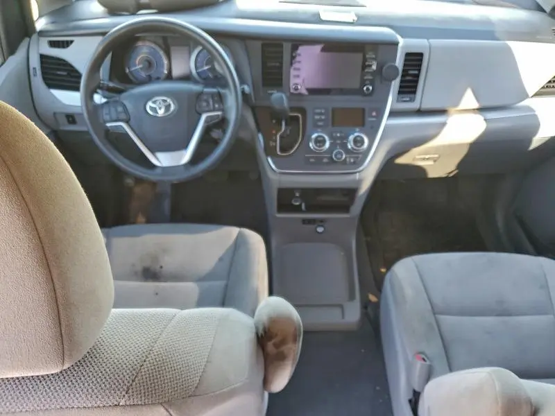 2019 TOYOTA SIENNA   