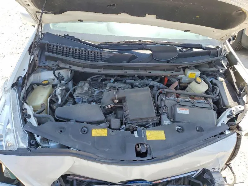 2013 TOYOTA PRIUS V THREE  