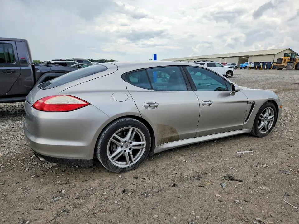 2011 PORSCHE PANAMERA 2  