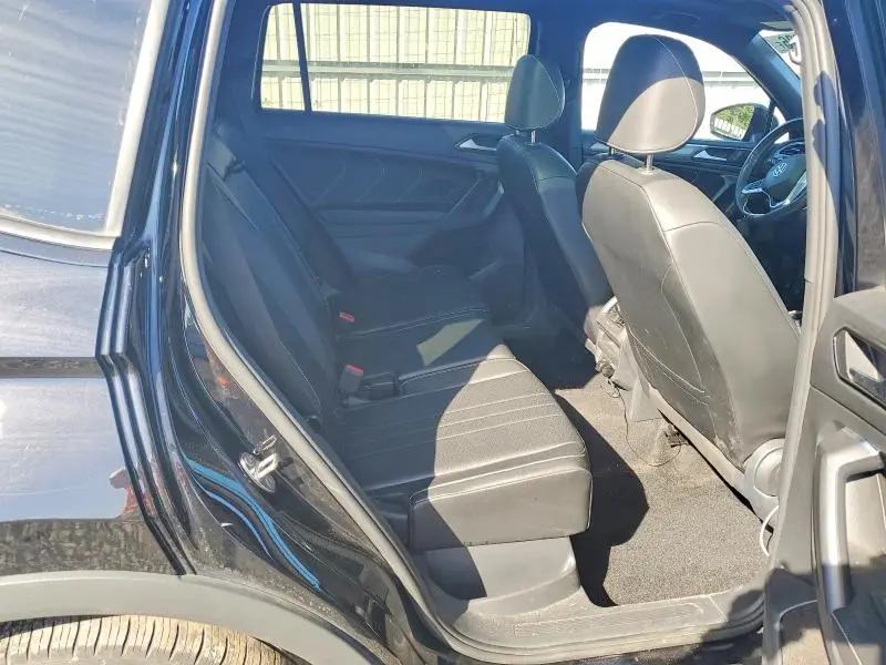 2023 VOLKSWAGEN TIGUAN SE R-LINE BLACK  