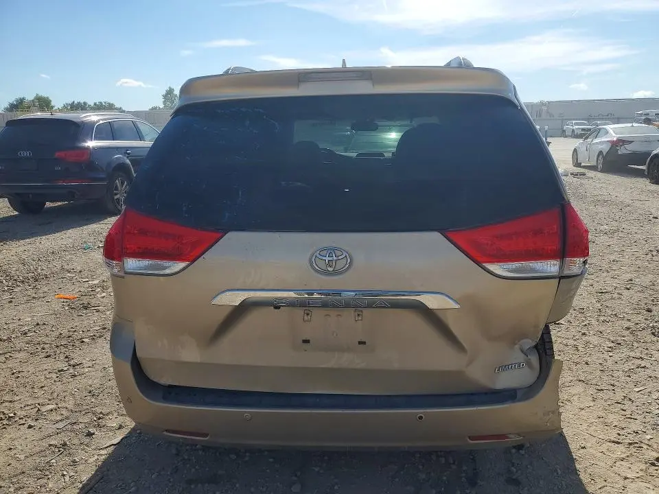 2014 TOYOTA SIENNA LIMITED 7-PASSENGER  