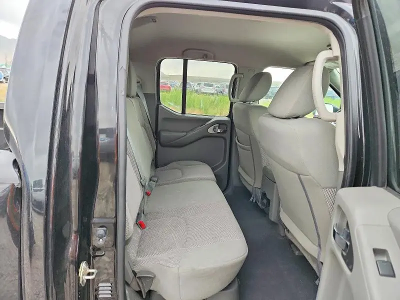 2019 NISSAN FRONTIER SV  