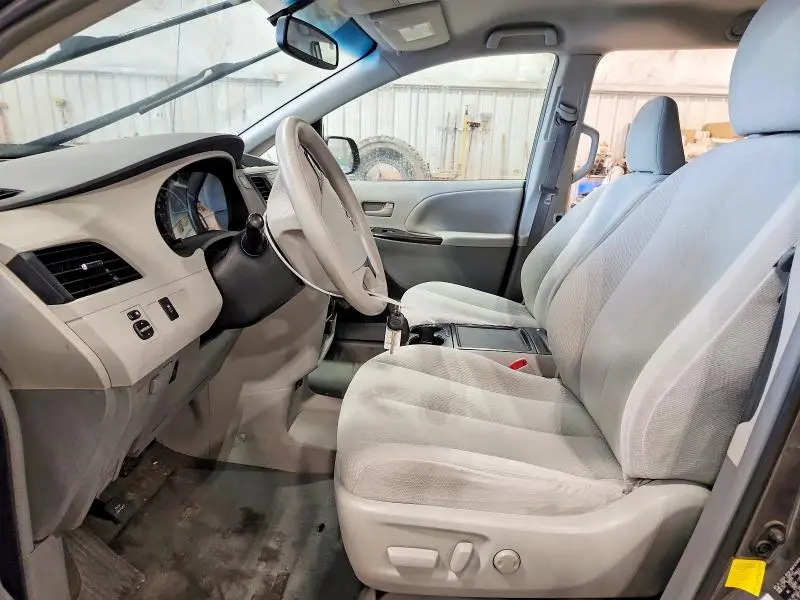 2012 TOYOTA SIENNA LE  