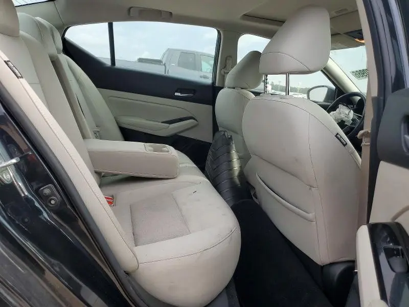 2021 NISSAN ALTIMA SV  
