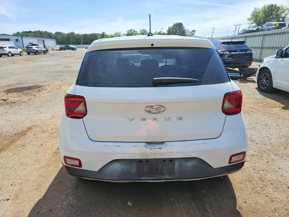 2023 HYUNDAI VENUE SE  