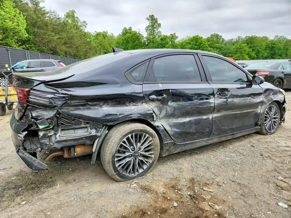 2023 KIA FORTE GT LINE  