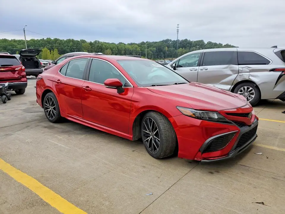 2021 TOYOTA CAMRY SE  