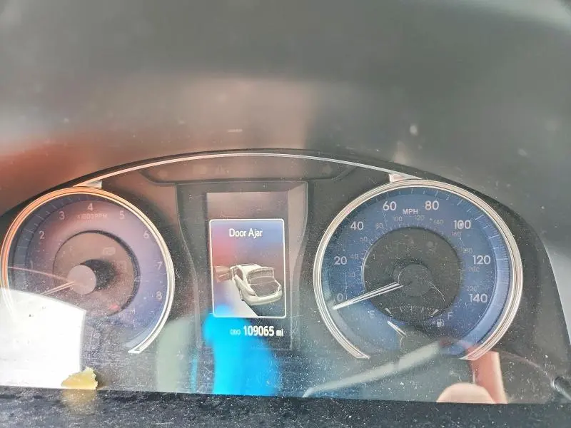 2016 TOYOTA CAMRY LE  